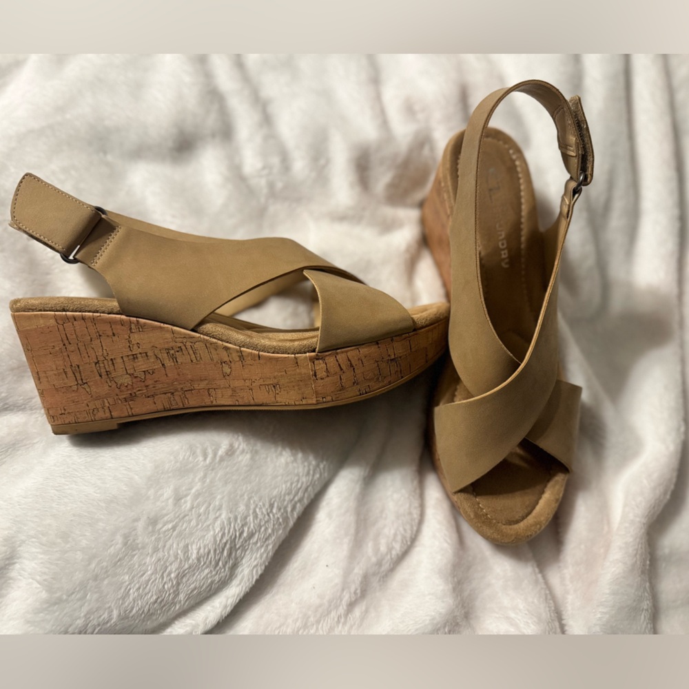 Women's Tan Wedge Sandals